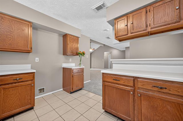 9611 Thistle Trail Drive, Houston, TX 77070