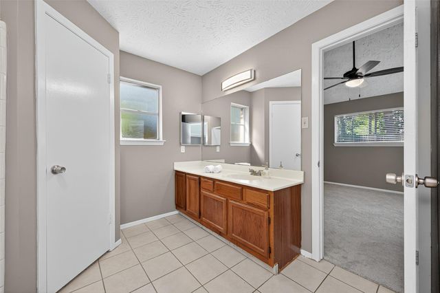 9611 Thistle Trail Drive, Houston, TX 77070