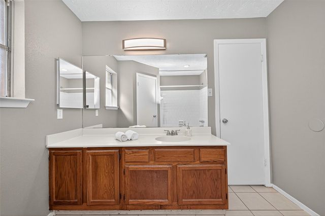 9611 Thistle Trail Drive, Houston, TX 77070