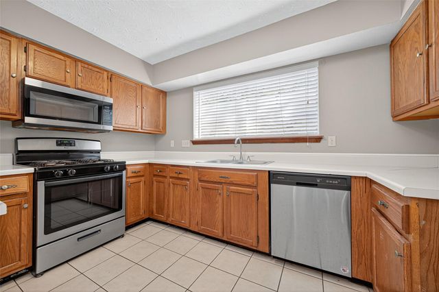 9611 Thistle Trail Drive, Houston, TX 77070