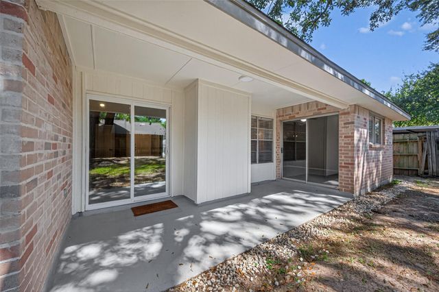 9611 Thistle Trail Drive, Houston, TX 77070