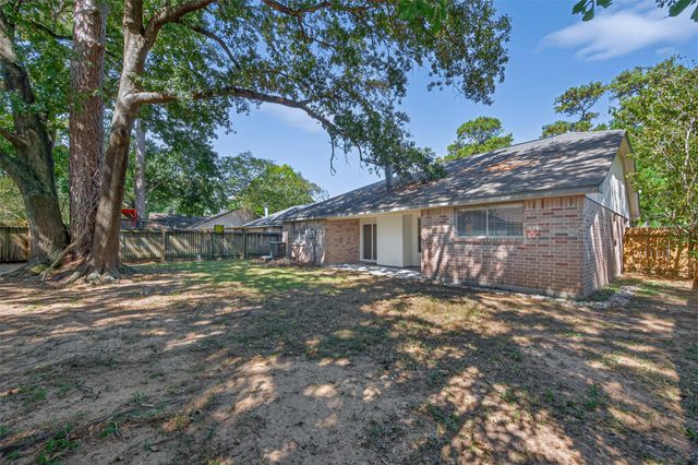 9611 Thistle Trail Drive, Houston, TX 77070