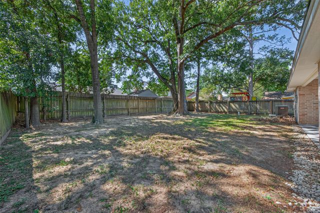 9611 Thistle Trail Drive, Houston, TX 77070