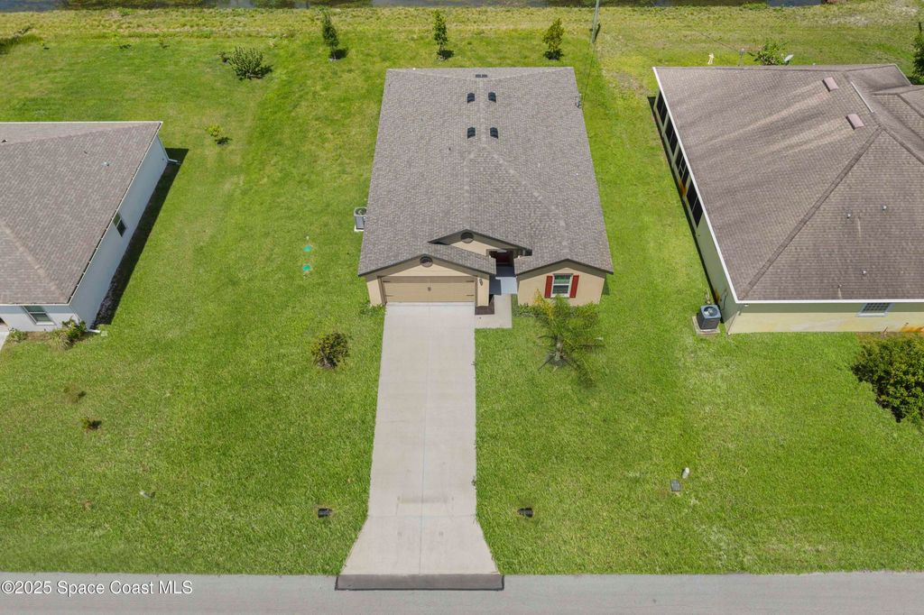 2120 Garbett Avenue SW, Palm Bay, FL 32908