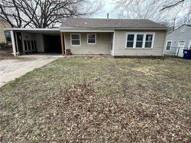 2508 Moundview Drive, Lawrence, KS 66049