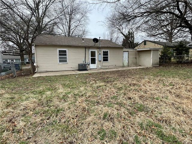 2508 Moundview Drive, Lawrence, KS 66049