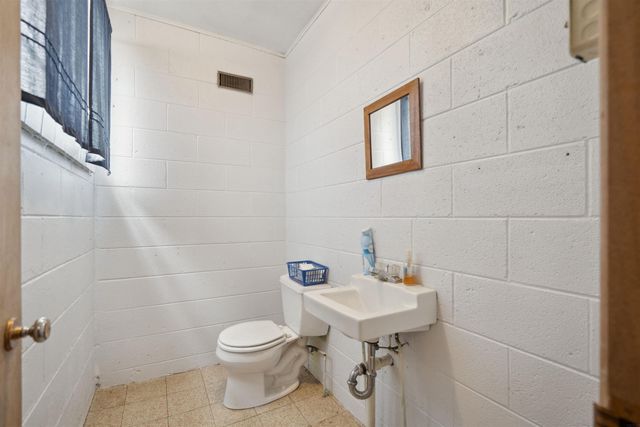 101 Clark Street, Dysart, IA 52224