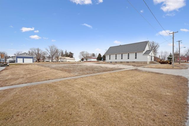 101 Clark Street, Dysart, IA 52224