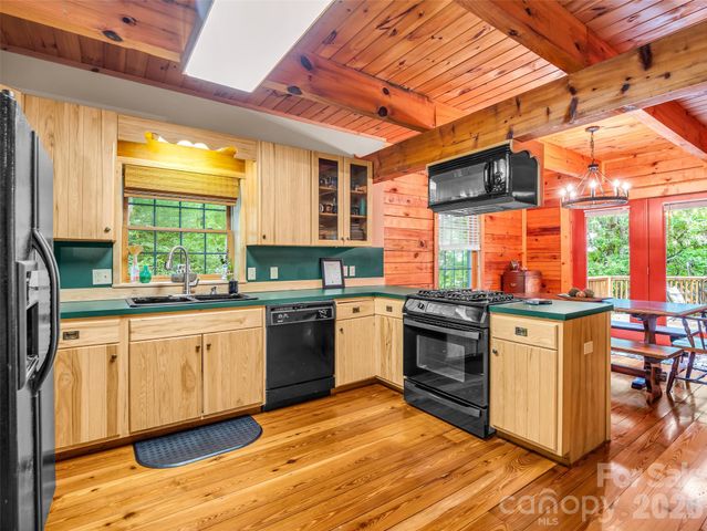 145 Lucas Lane, Mars Hill, NC 28754