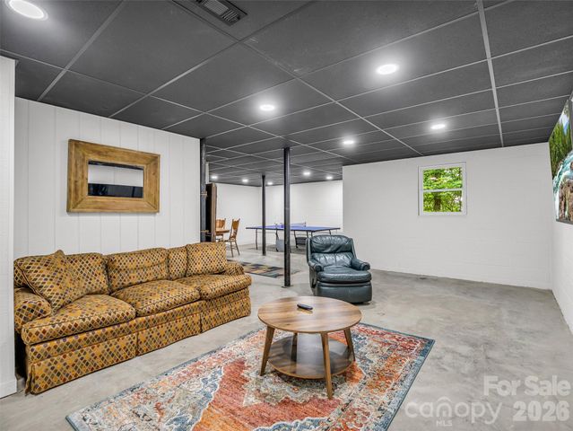 145 Lucas Lane, Mars Hill, NC 28754