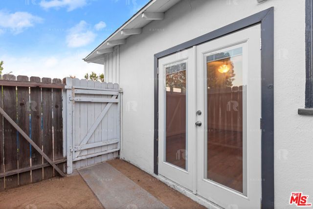 12811 Waddell Street, Valley Village, CA 91607