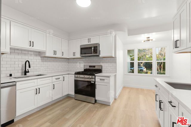 12811 Waddell Street, Valley Village, CA 91607