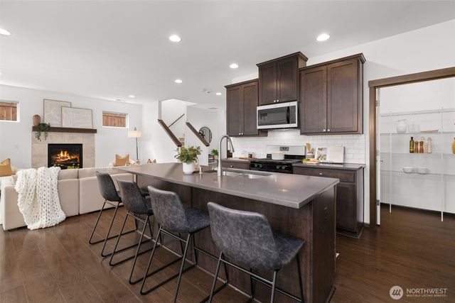 2729 S 124th Lane, Burien, WA 98168