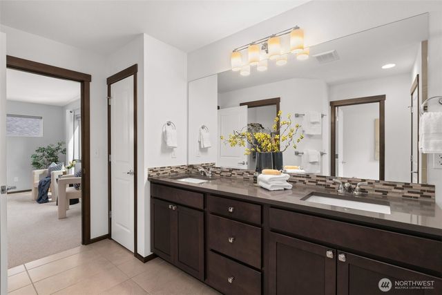 2729 S 124th Lane, Burien, WA 98168