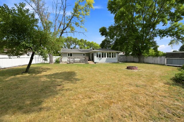 2708 Eastgate Dr. S, Fargo, ND 58103