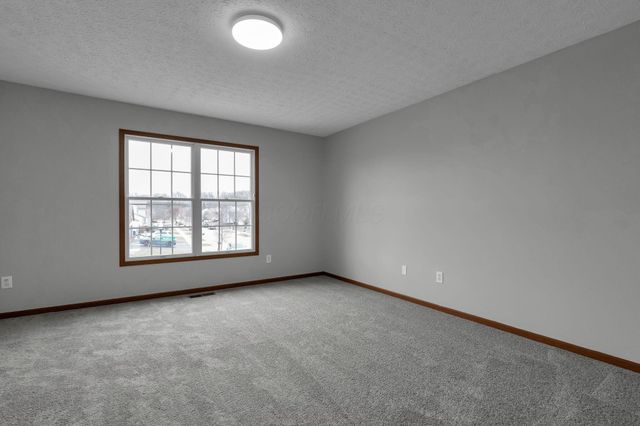 8726 Woodwind Drive, Lewis Center, OH 43035