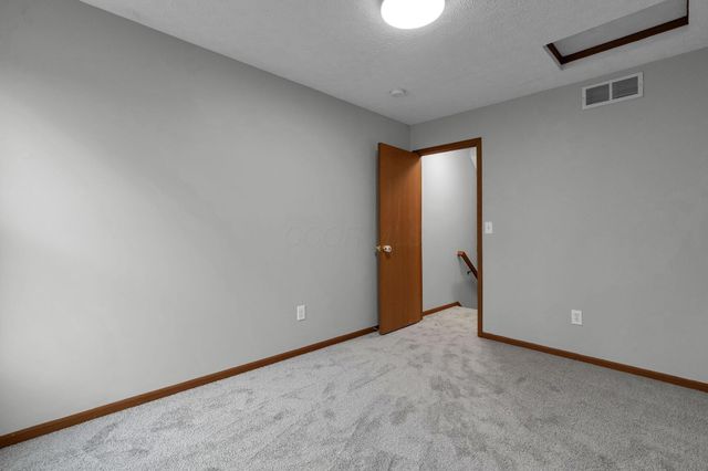 8726 Woodwind Drive, Lewis Center, OH 43035