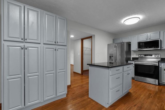 8726 Woodwind Drive, Lewis Center, OH 43035