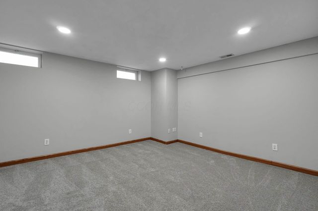 8726 Woodwind Drive, Lewis Center, OH 43035