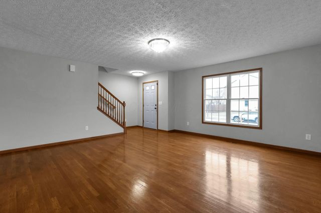 8726 Woodwind Drive, Lewis Center, OH 43035