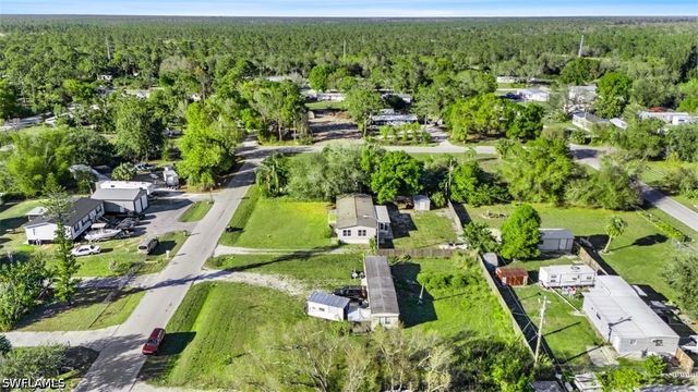 8405 Nault RD, North Fort Myers, FL 33917