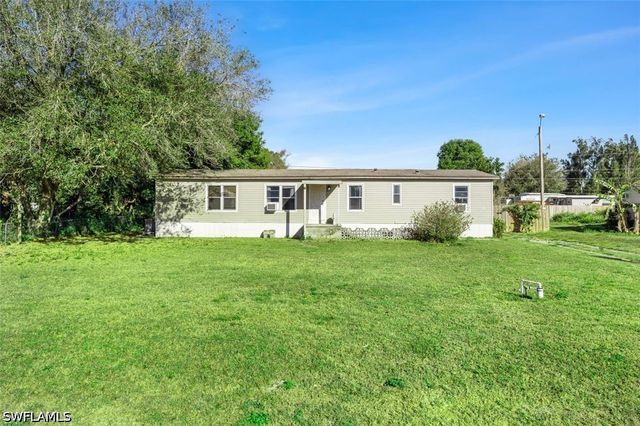 8405 Nault RD, North Fort Myers, FL 33917