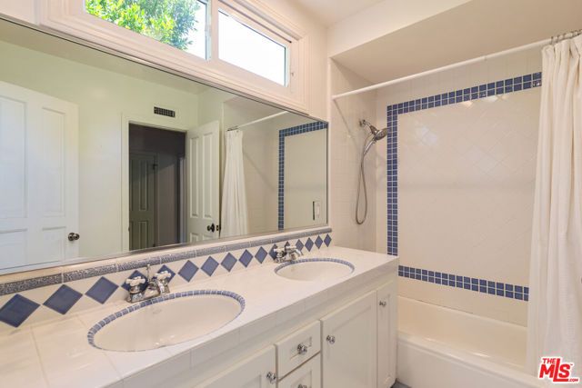 16011 Meadowcrest Road, Los Angeles, CA 91403