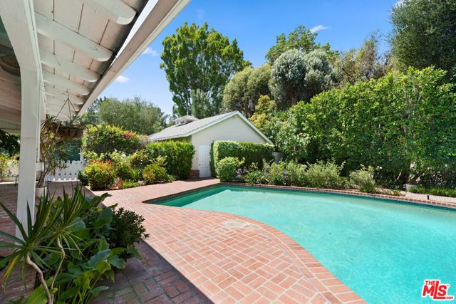 16011 Meadowcrest Road, Los Angeles, CA 91403