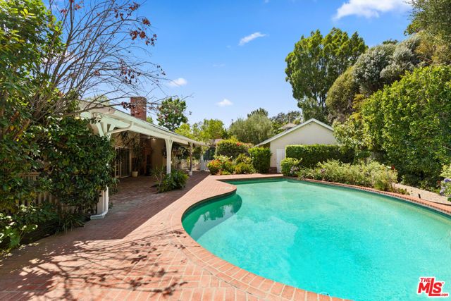 16011 Meadowcrest Road, Los Angeles, CA 91403