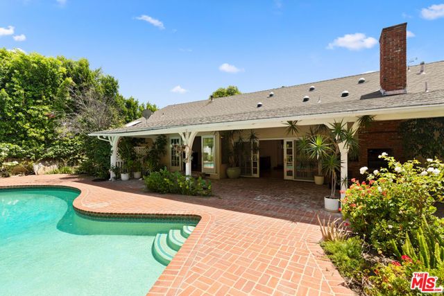 16011 Meadowcrest Road, Los Angeles, CA 91403