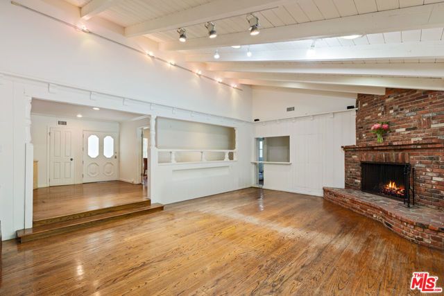16011 Meadowcrest Road, Los Angeles, CA 91403
