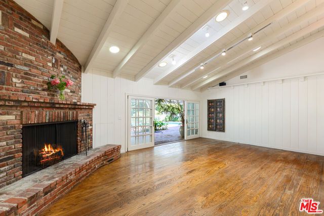 16011 Meadowcrest Road, Los Angeles, CA 91403