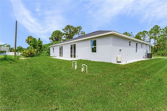 913 E 12th ST, Lehigh Acres, FL 33972
