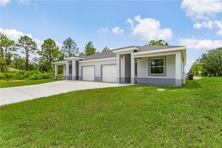913 E 12th ST, Lehigh Acres, FL 33972