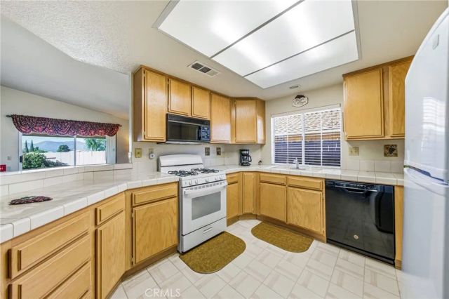 28281 Via Cascadita, Menifee, CA 92585