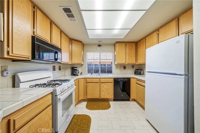 28281 Via Cascadita, Menifee, CA 92585