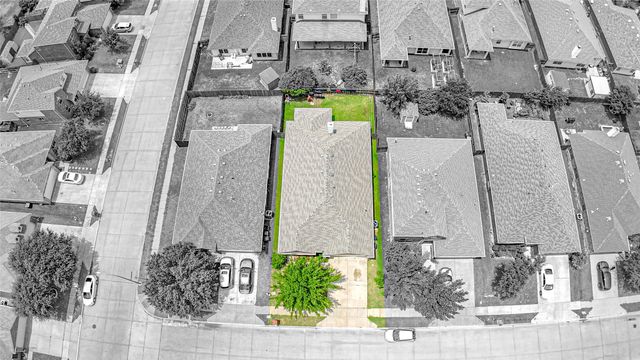 8105 Hennessey Trail, Fort Worth, TX 76131