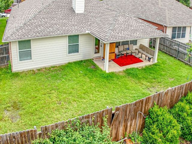 8105 Hennessey Trail, Fort Worth, TX 76131