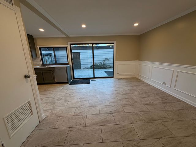 1154 San Simeon Drive, Hanover Park, IL 60133