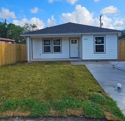 2809 Tarlton St, Corpus Christi, TX 78405