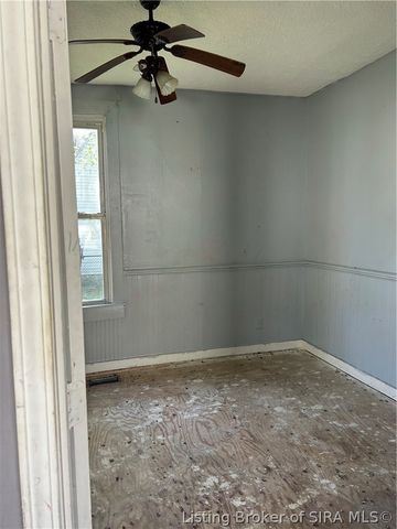 1135 Chartres Street, New Albany, IN 47150