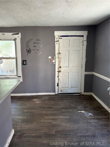 1135 Chartres Street, New Albany, IN 47150