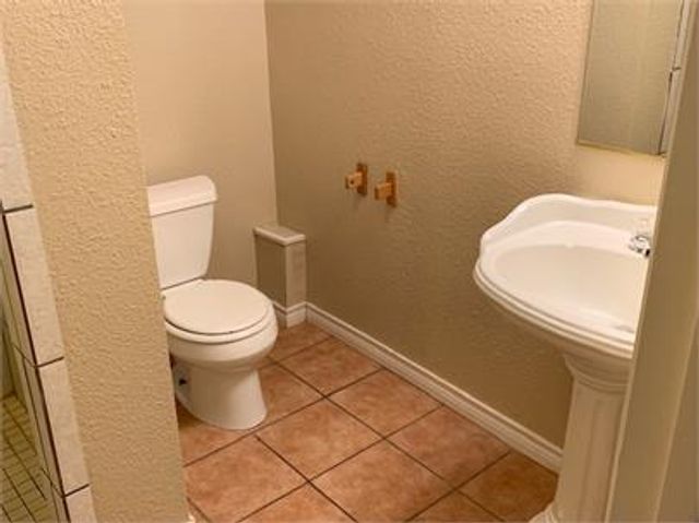 2411 30th Street, Lubbock, TX 79411