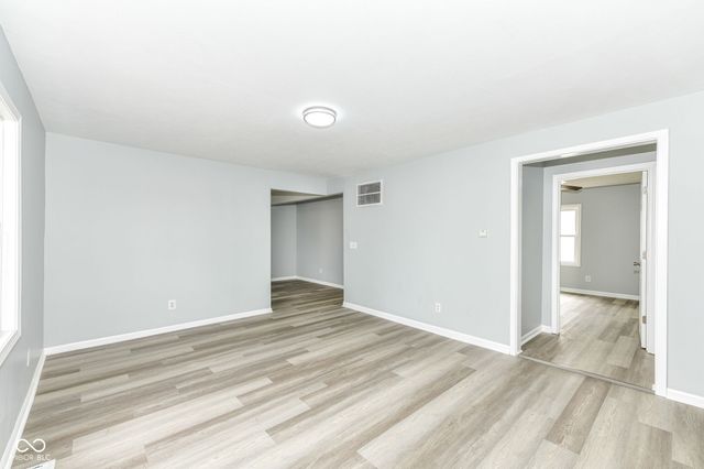 3244 S 200 E, Anderson, IN 46017