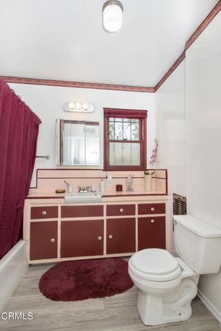 6425 Columbus Avenue, Los Angeles, CA 91411