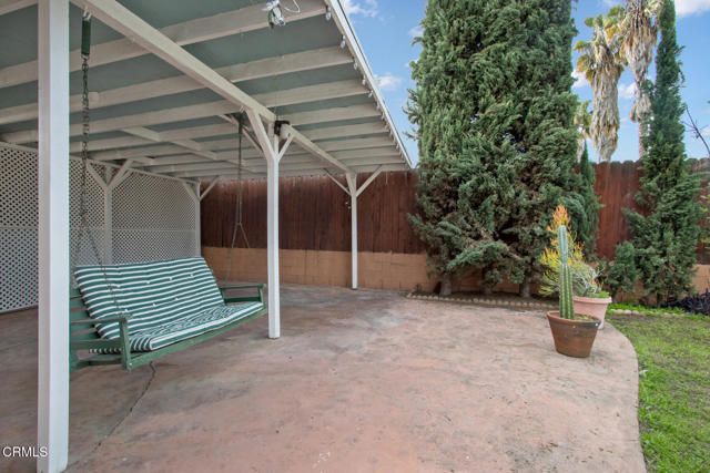 6425 Columbus Avenue, Los Angeles, CA 91411