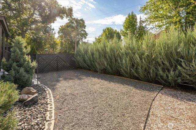 114 S Madison Street, Walla Walla, WA 99362