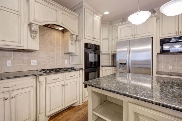 236 Olde Brook Court, Norman, OK 73072