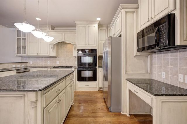 236 Olde Brook Court, Norman, OK 73072