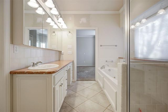 236 Olde Brook Court, Norman, OK 73072